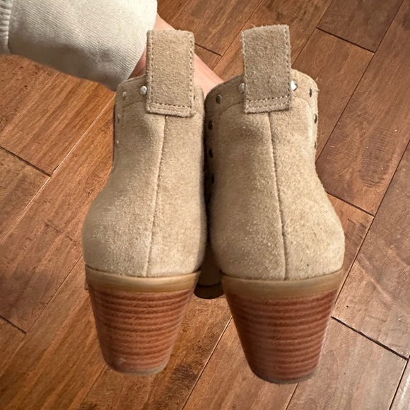 Rebecca Minkoff Lana Studded Split Shaft Beige Suede Block Heel Ankle Boots Sz 6 - Picture 7 of 13